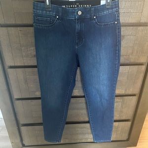 White House Black Market super skinny jegging